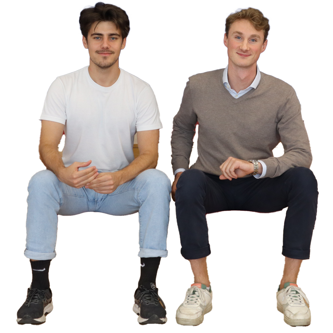 Bildbeschreibung: Die Gründer von Scavenger AI sitzen nebeneinander